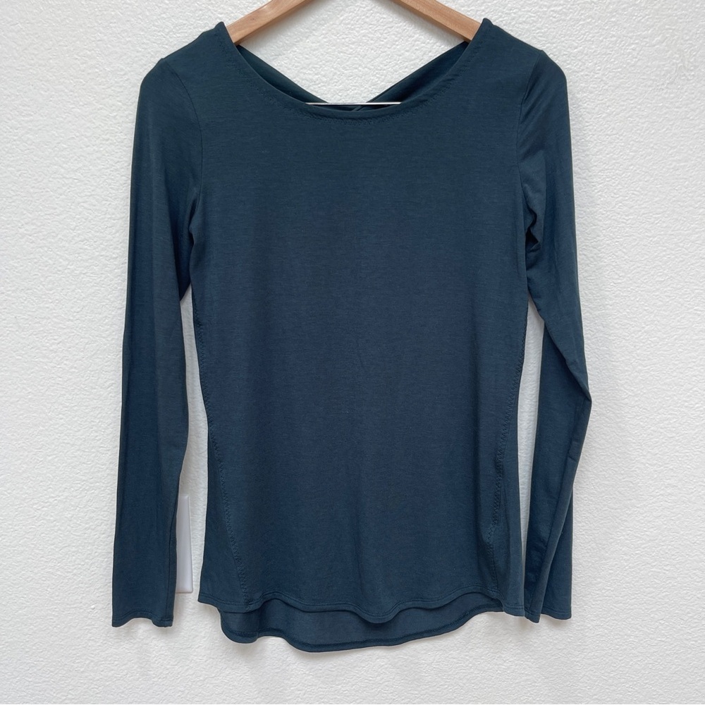 Athleta Twist Back Long sleeve Top Size XS